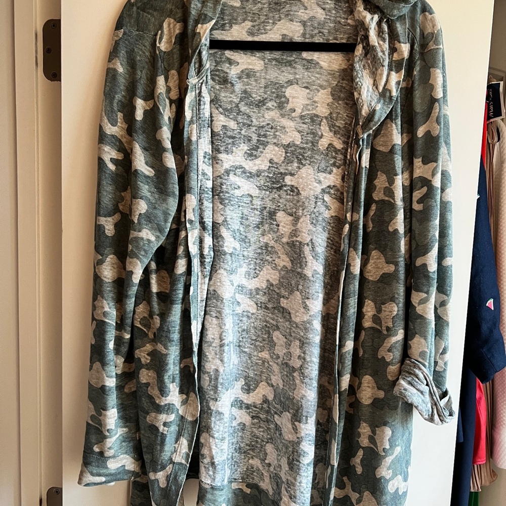 Nicole Miller Green Camo Cardigan Sz XL